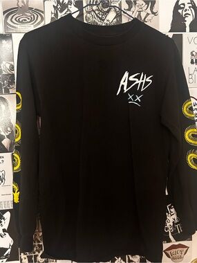 Ashs Alyssa Reid Black Long-Sleeve Graphic Tee Concert